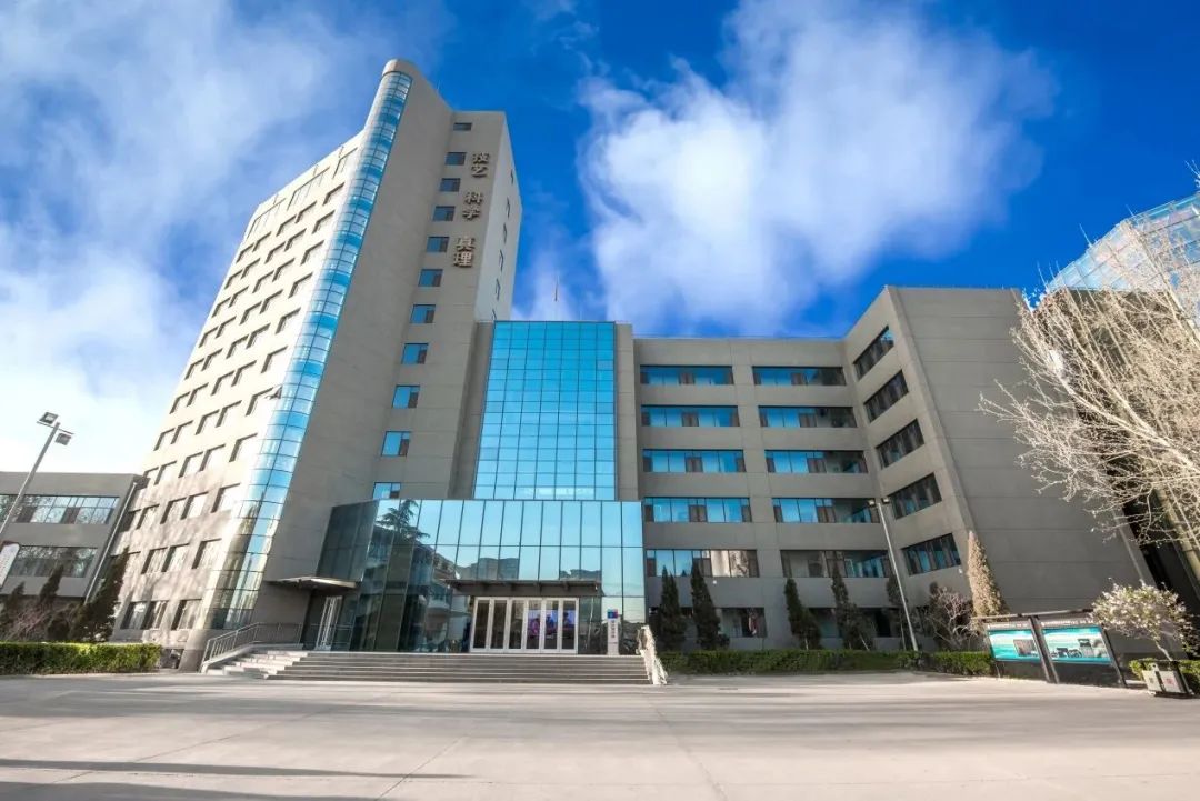 &ldquo;軌道&rdquo;修在學校，&ldquo;火車&rdquo;開進教室，這所&ldquo;鐵院&rdquo;氛圍感拉滿&hellip;&hellip;