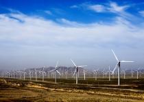 技術(shù)、市場(chǎng)跟不上　風(fēng)光設(shè)備退役難&ldquo;風(fēng)光&rdquo;